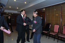 時(shí)任國(guó)家質(zhì)檢總局局長(zhǎng)王勇(左一)親切接見(jiàn)時(shí)任中國(guó)質(zhì)量檢驗(yàn)協(xié)會(huì)會(huì)長(zhǎng)李保國(guó)(右一)