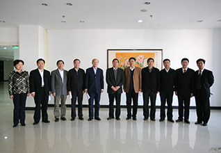 時(shí)任國(guó)家質(zhì)檢總局局長(zhǎng)王勇、時(shí)任國(guó)家質(zhì)檢總局副局長(zhǎng)支樹(shù)平、紀(jì)檢組長(zhǎng)王煒、總工程師張綱在“全國(guó)質(zhì)量知識(shí)競(jìng)賽”復(fù)賽現(xiàn)場(chǎng)親切接見(jiàn)中國(guó)質(zhì)量檢驗(yàn)協(xié)會(huì)工作人員